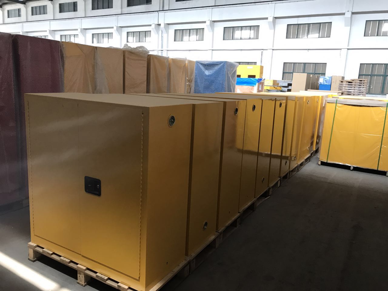 Chemical storage cabinet